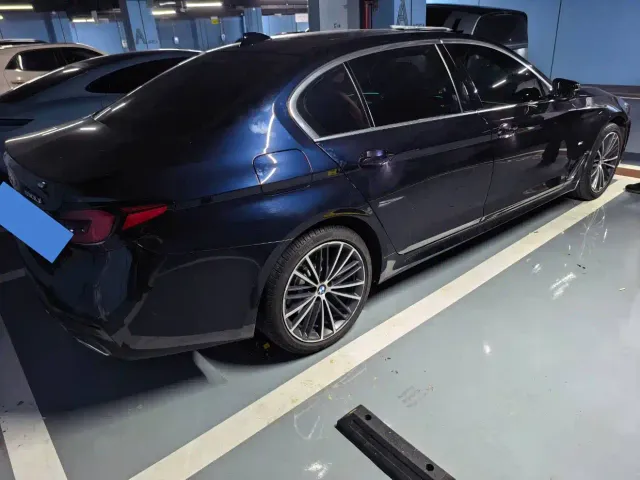 BMW 5 Series — Фото автомобиля 12
