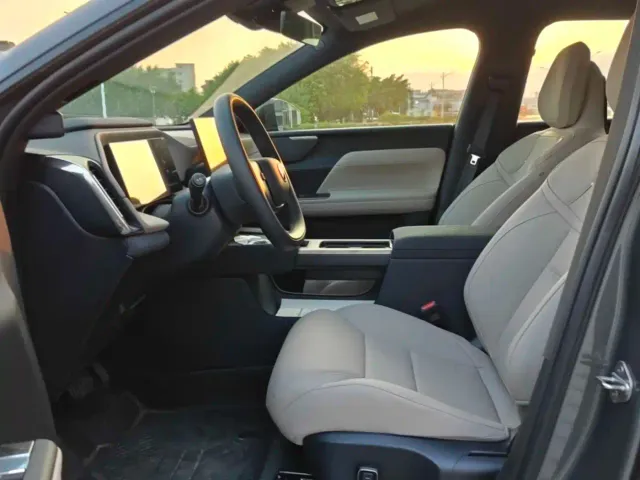 Volvo XC70 Plug-in Hybrid — Фото автомобиля 12