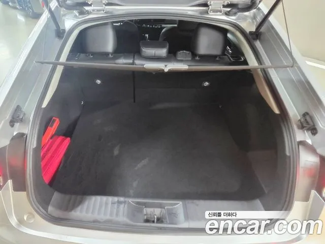 Toyota Prius 5th Gen — Фото автомобиля 5