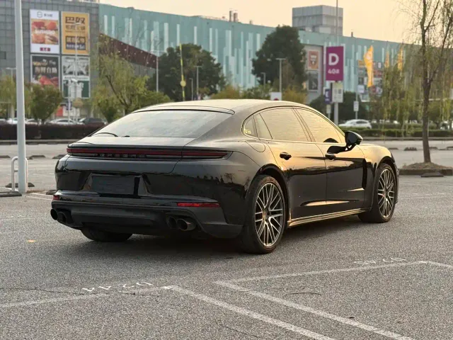 Porsche Panamera — Фото автомобиля 9