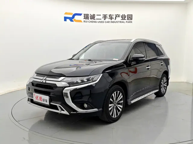 Фотография автомобиля — Mitsubishi Outlander