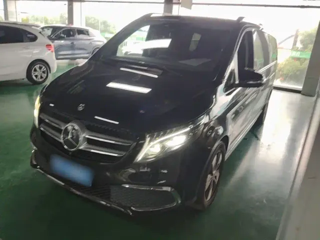 Фотография автомобиля — Mercedes-Benz V-Class