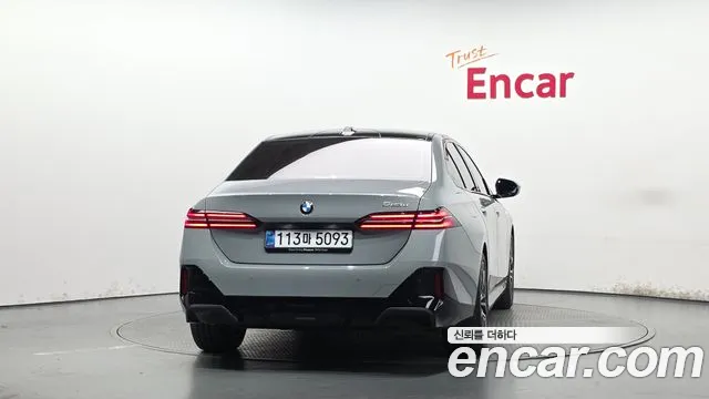 BMW 5 Series G60 — Фото автомобиля 4