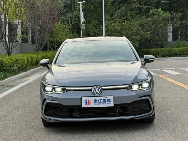 Volkswagen Golf — Фото автомобиля 2