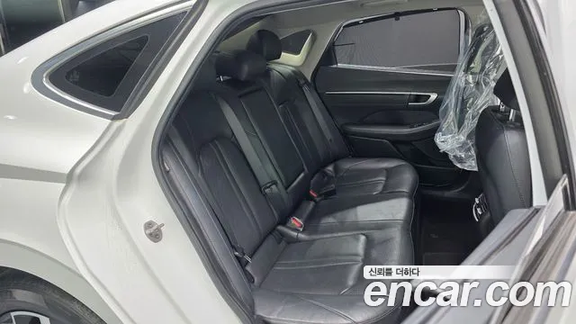 Hyundai Sonata — Фото автомобиля 12