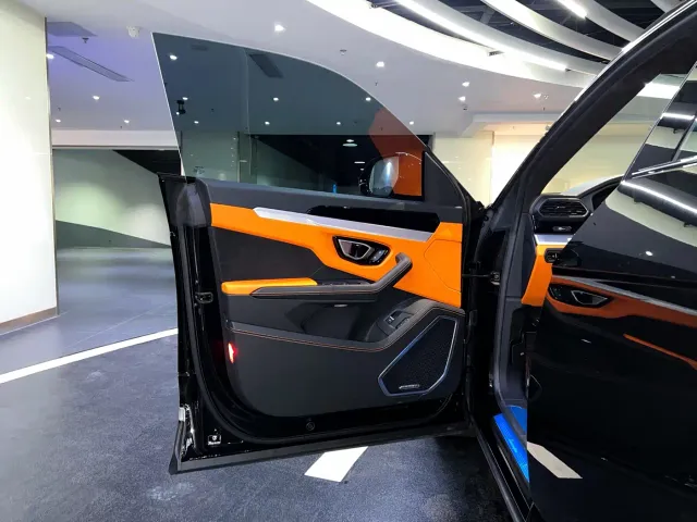 Lamborghini Urus — Фото автомобиля 19