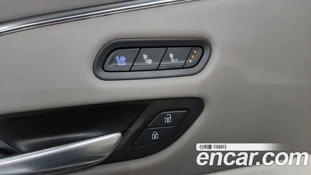 Cadillac Escalade Generation 5 — Фото автомобиля 30