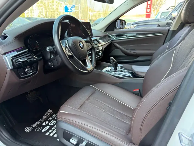 BMW 5 Series — Фото автомобиля 7