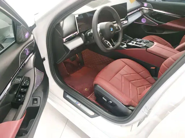 BMW 5 Series — Фото автомобиля 15