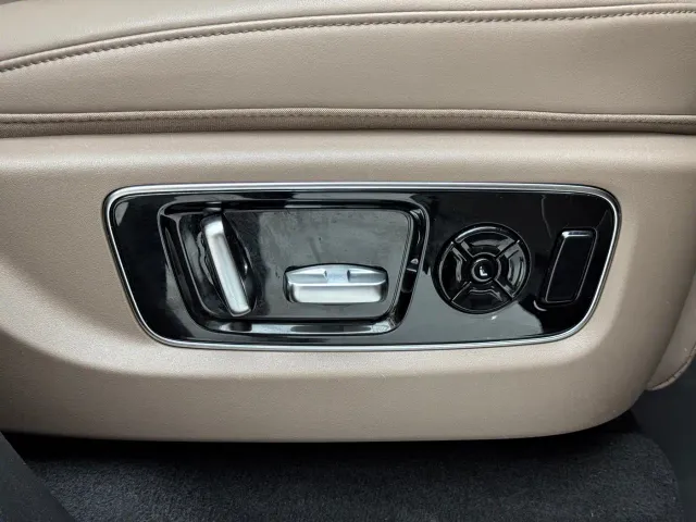 Li Auto L9 — Фото автомобиля 17