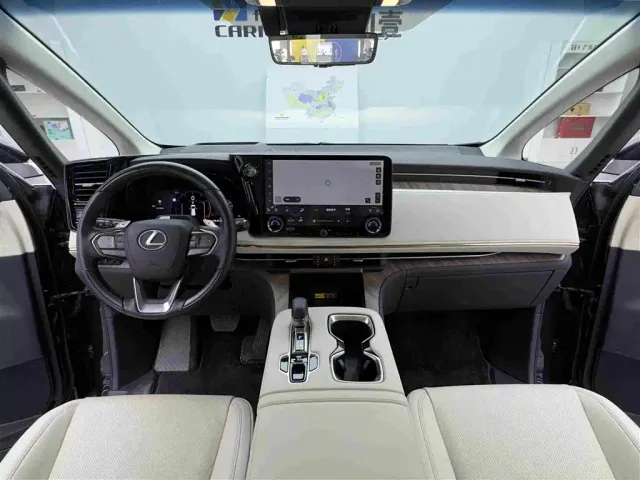 Lexus LM — Фото автомобиля 12
