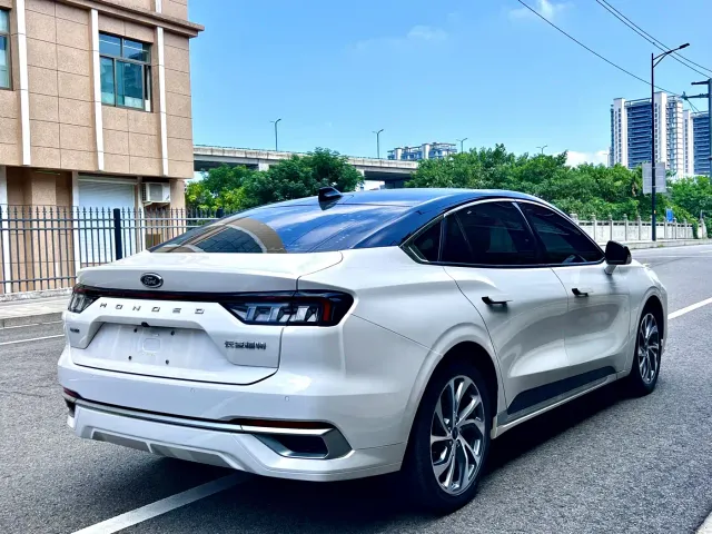 Ford Mondeo — Фото автомобиля 6