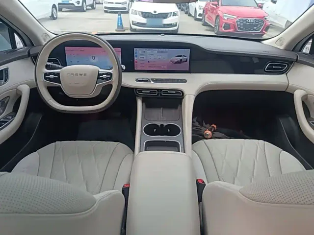 Roewe D7 — Фото автомобиля 9