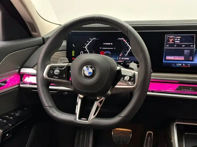 BMW 7 Series — Фото автомобиля 12