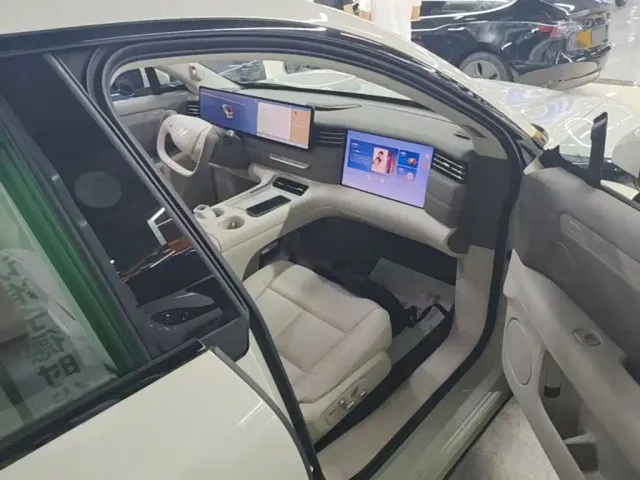 IM Motors LS6 — Фото автомобиля 8