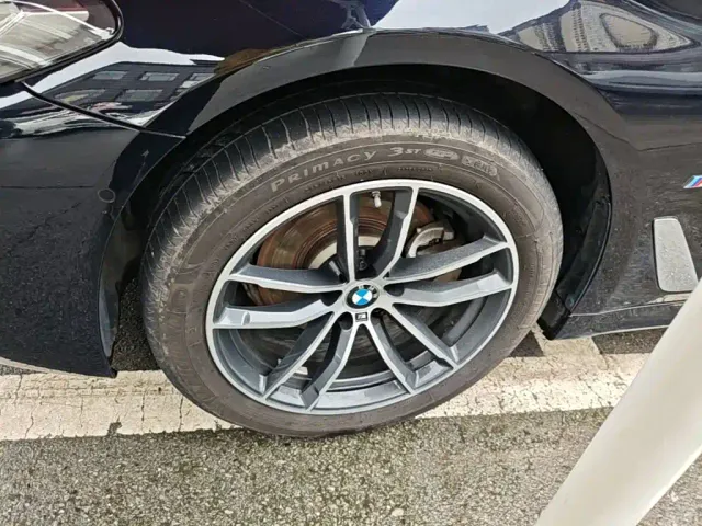 BMW 5 Series — Фото автомобиля 22