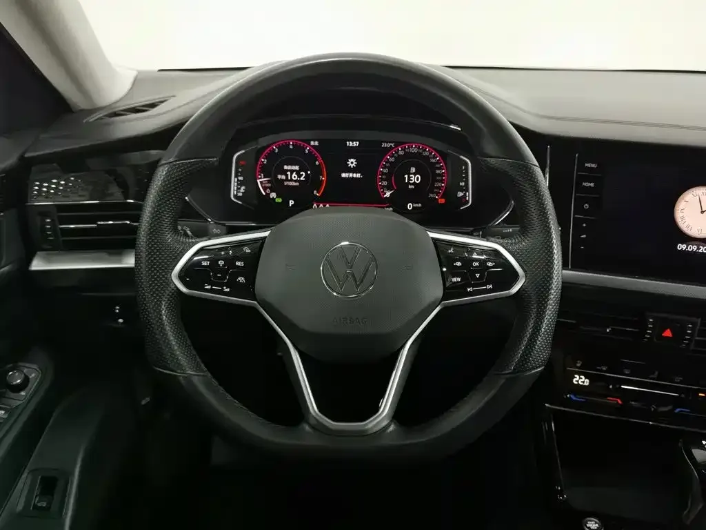 Volkswagen Passat 2022 330TSI Premium Edition — Фото автомобиля 11