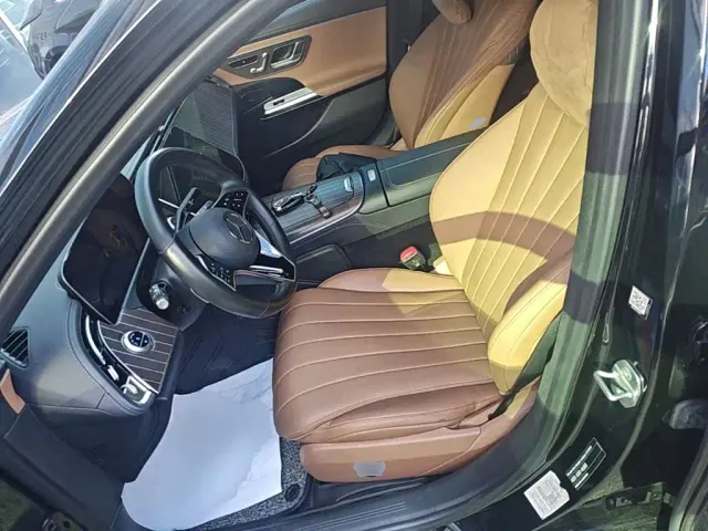 Mercedes-Benz E-Class — Фото автомобиля 19