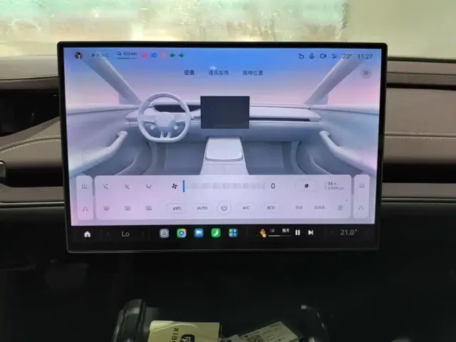 Xiaomi SU7 — Фото автомобиля 12