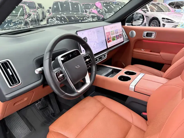 Li Auto L8 — Фото автомобиля 15