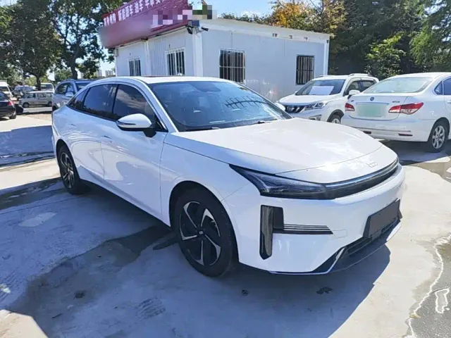 Geely Galaxy L6 — Фото автомобиля 3