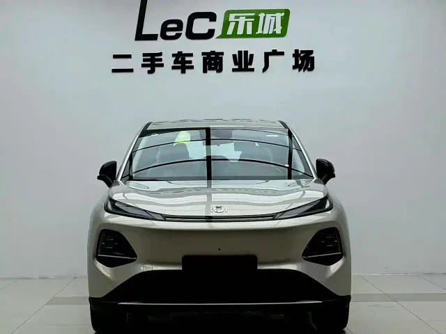 Changan Qiyuan Q05 — Фото автомобиля 2