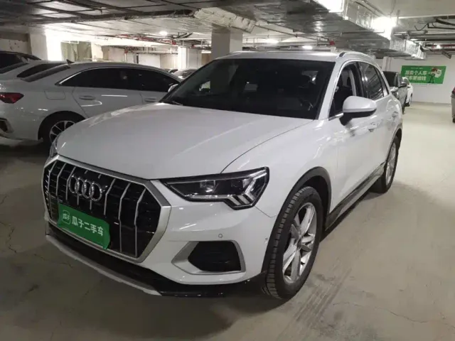 Фотография автомобиля — Audi Q3