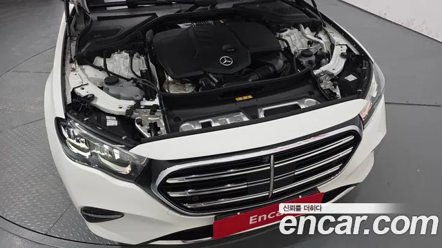 Mercedes-Benz E-Class — Фото автомобиля 6