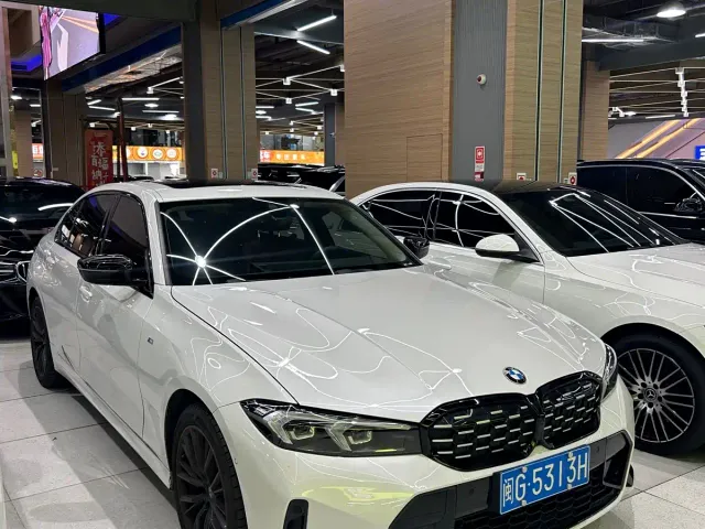 Фотография автомобиля — BMW 3 Series