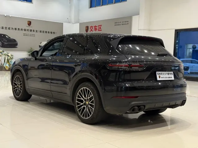 Porsche Cayenne — Фото автомобиля 5