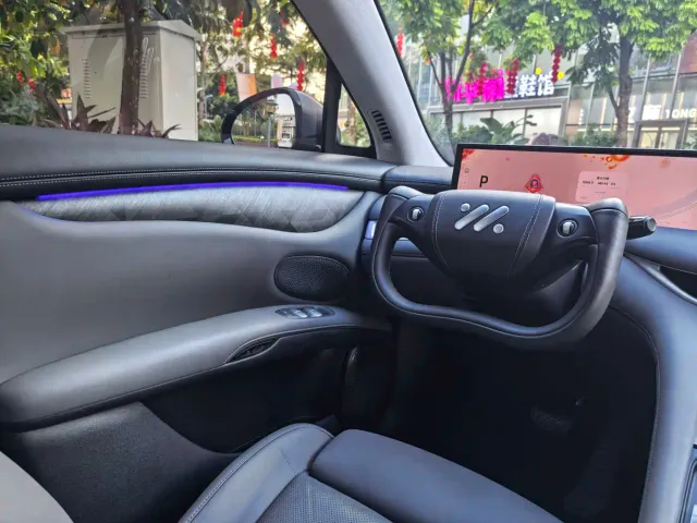 IM Motors LS6 — Фото автомобиля 16