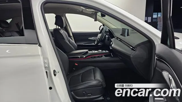 Genesis GV70 — Фото автомобиля 17