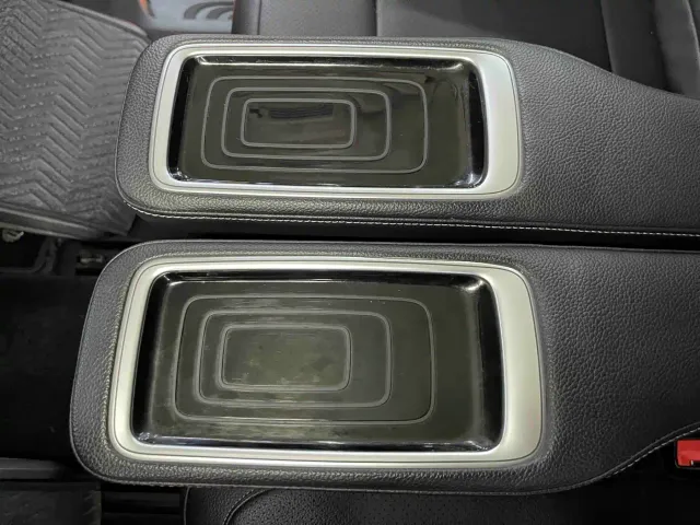 Mercedes-Benz V-Class — Фото автомобиля 12