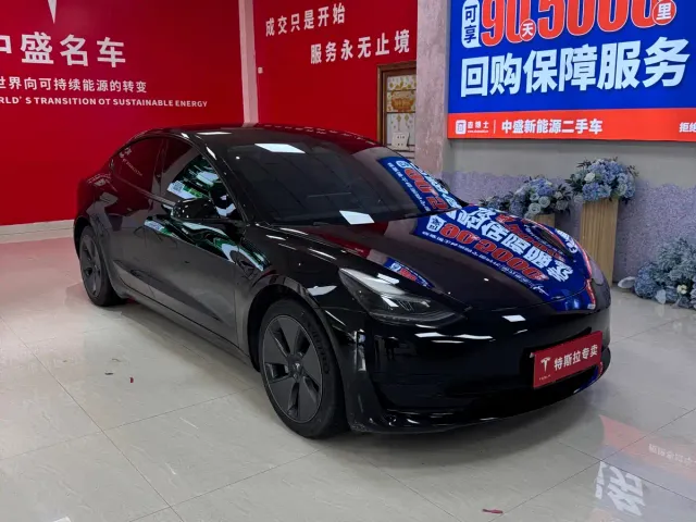 Tesla Model 3 — Фото автомобиля 3