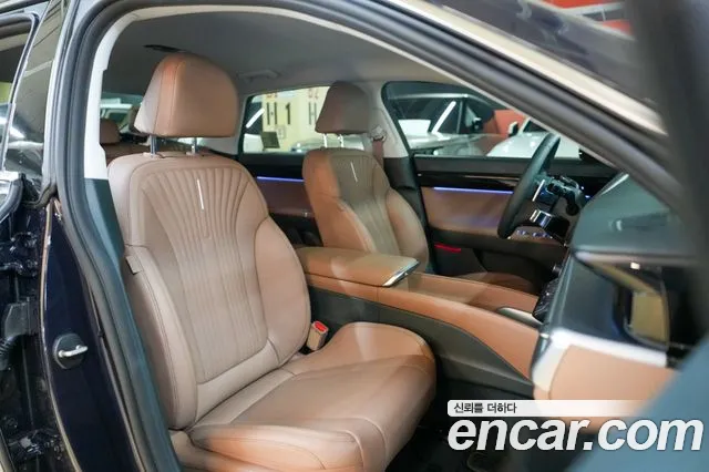 Hyundai Grandeur Grandeur (GN7) 2.5 Бензин 2WD — Фото автомобиля 20