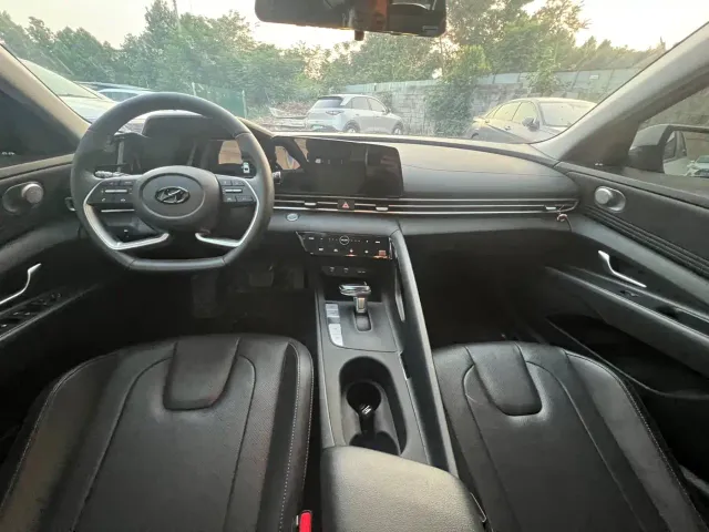 Hyundai Elantra — Фото автомобиля 8