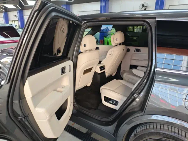 Li Auto L9 — Фото автомобиля 7