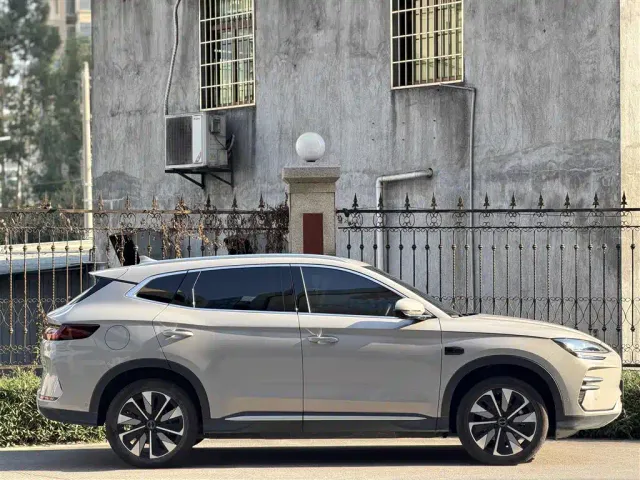 BYD Song PLUS — Фото автомобиля 8