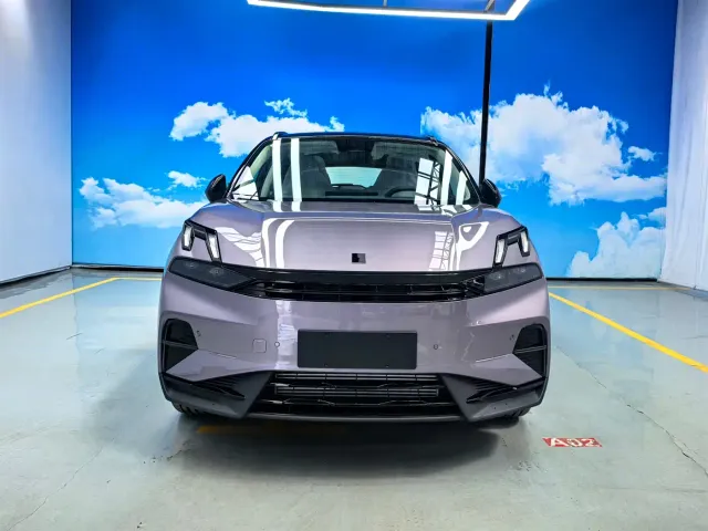 Lynk & Co 06 — Фото автомобиля 2
