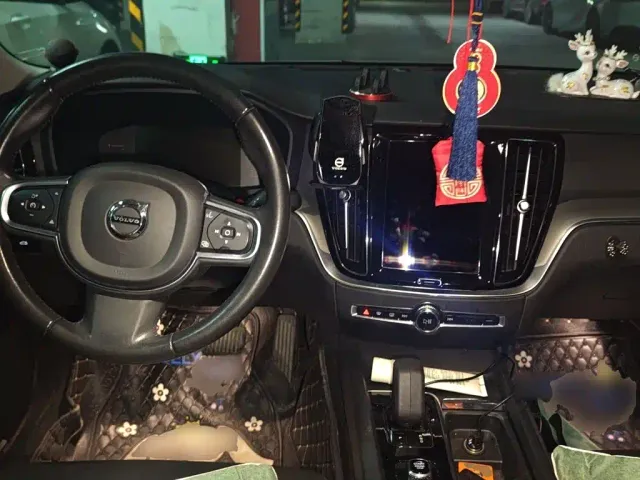 Volvo Volvo S60 2022 B4 Smart Comfort Luxury Edition — Фото автомобиля 10