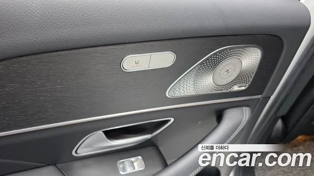 Mercedes-Benz GLE-Class — Фото автомобиля 27