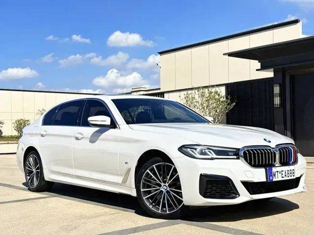 BMW 5 Series — Фото автомобиля 3
