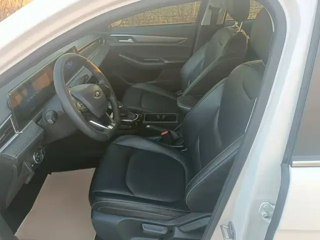 Ford Escort — Фото автомобиля 5