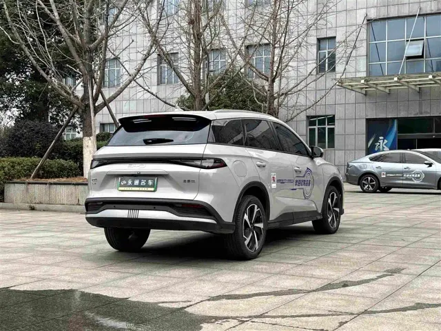 BYD Seal 05 DM-i — Фото автомобиля 11