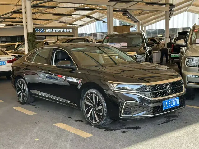 Volkswagen Passat — Фото автомобиля 6