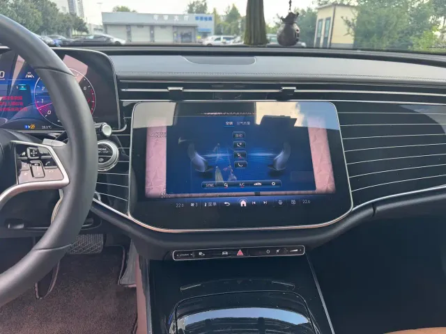 Mercedes-Benz E-Class — Фото автомобиля 11