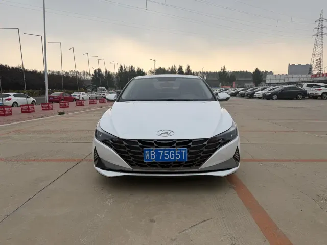Hyundai Elantra — Фото автомобиля 2