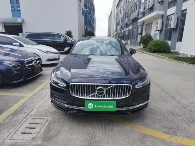 Volvo S90 — Фото автомобиля 2