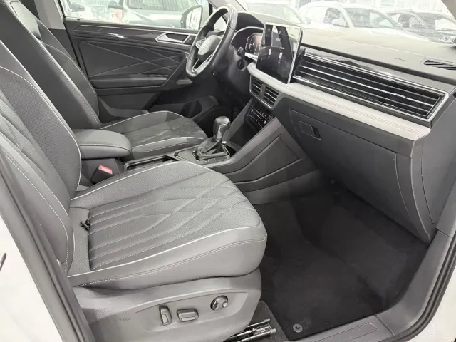 Volkswagen Tiguan L — Фото автомобиля 11
