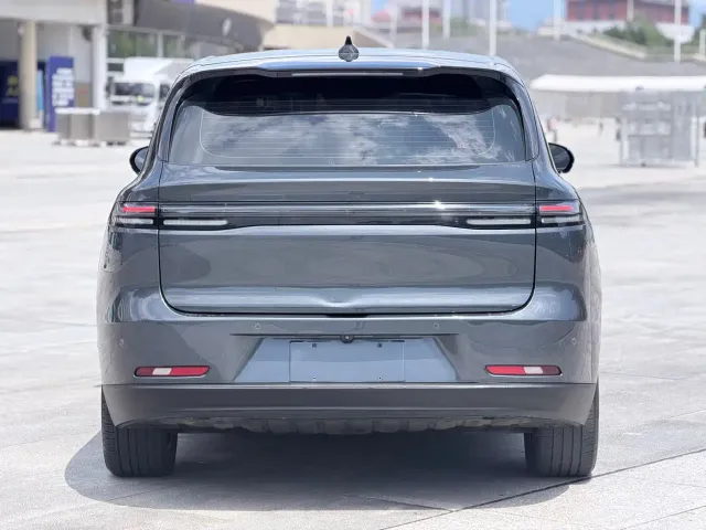 Leapmotor C10 — Фото автомобиля 5